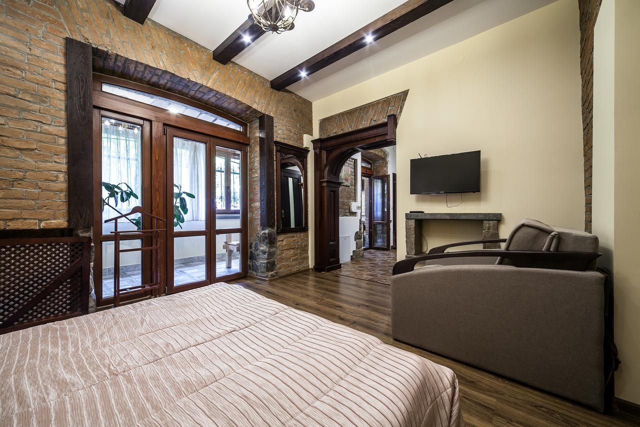 Vip Castle Apartmens Львів Екстер'єр фото
